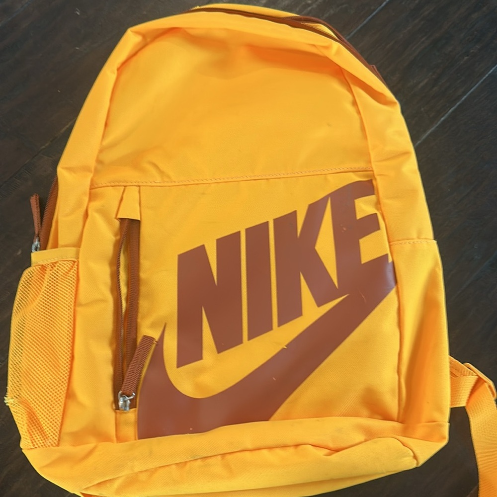 Nike Elemental Kids' Backpack 20L Laser Orange